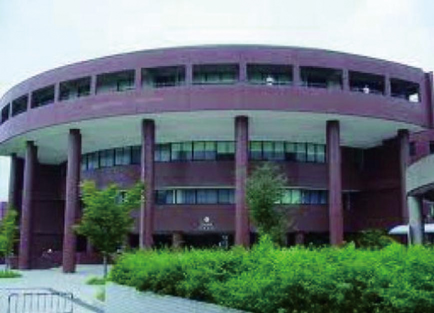 金沢大学